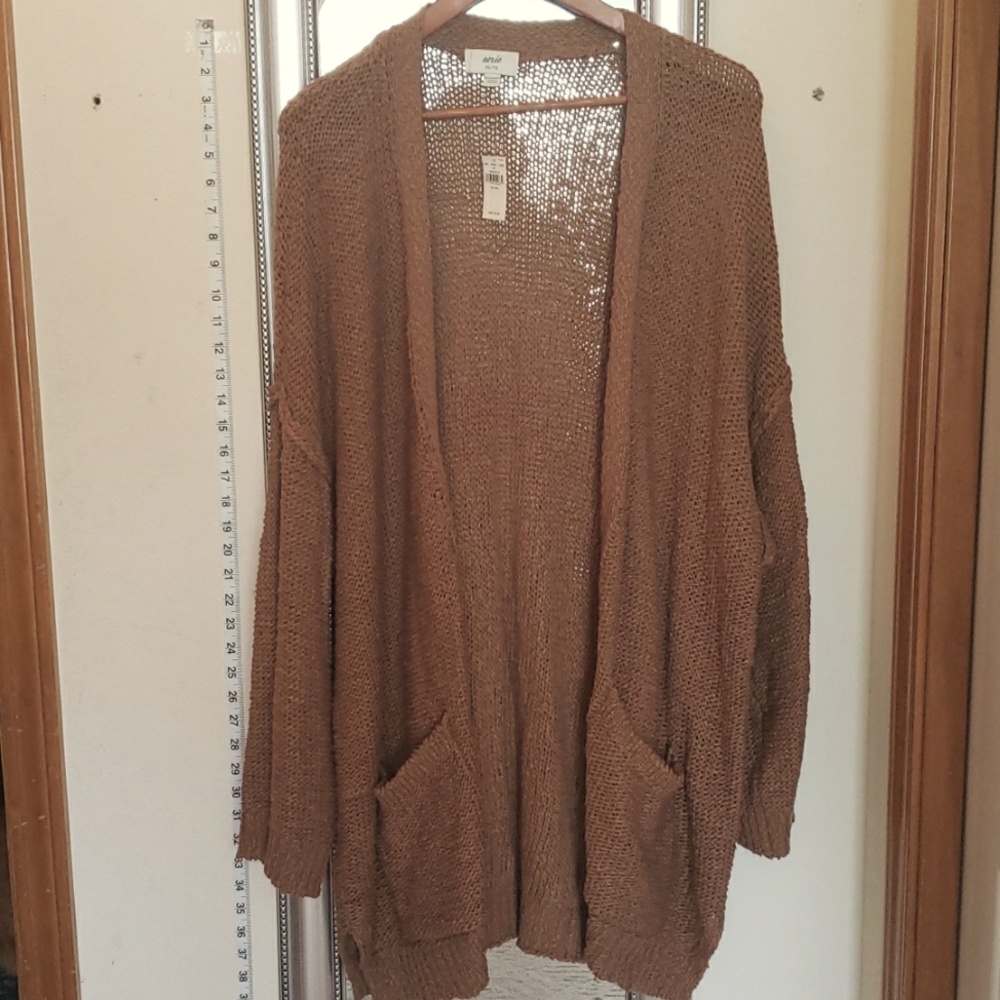 NWT. Aerie Oversized, chunky, lightweight knit Cardigan. Never worn.